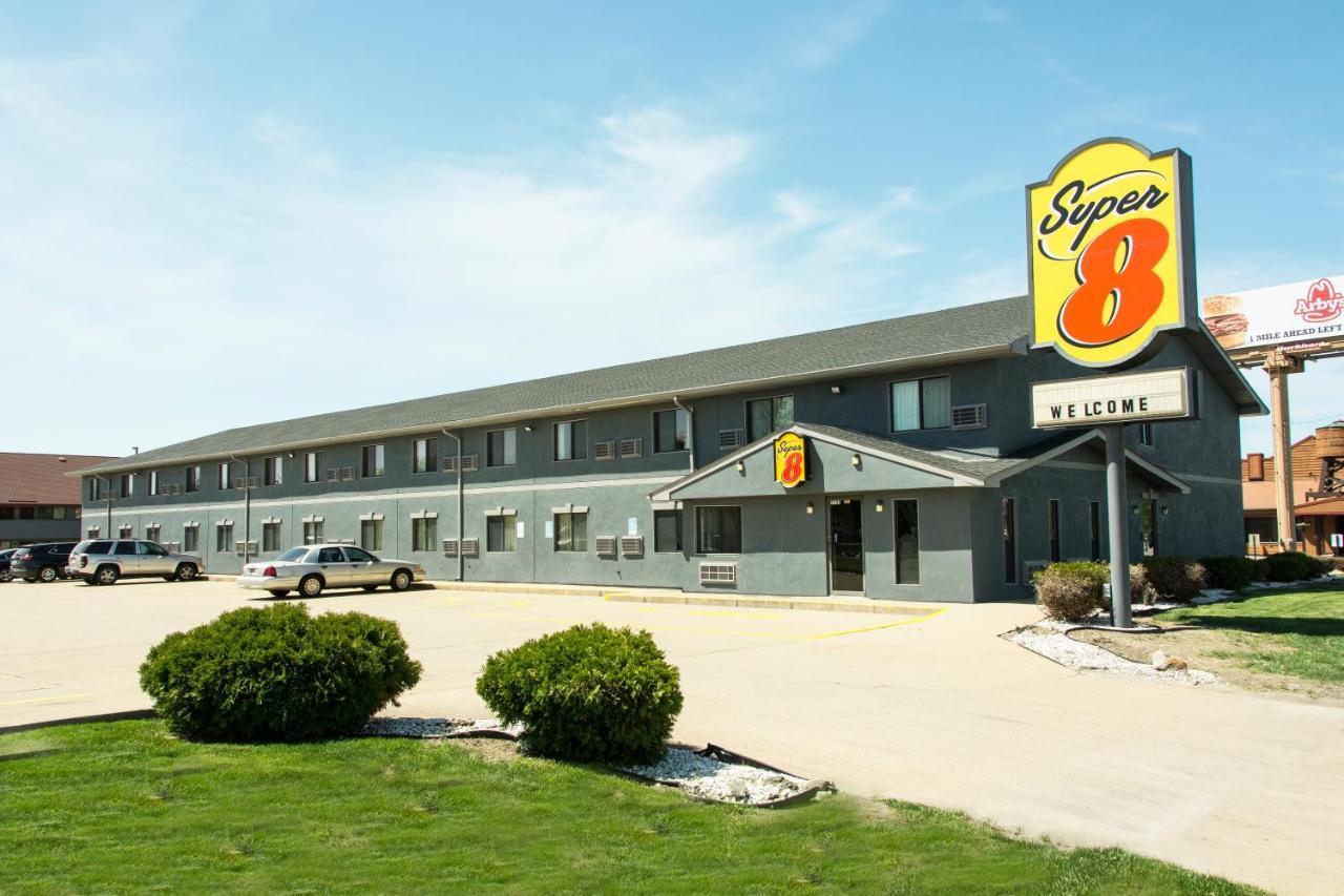 Super 8 By Wyndham Michigan City Exterior photo