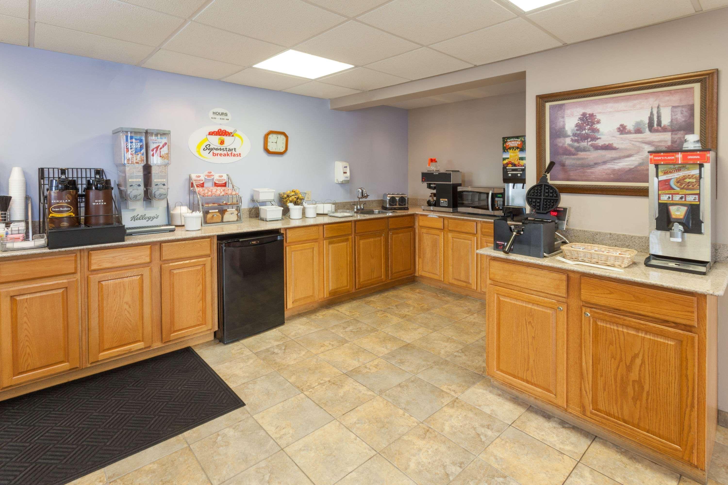 Super 8 By Wyndham Michigan City Exterior photo