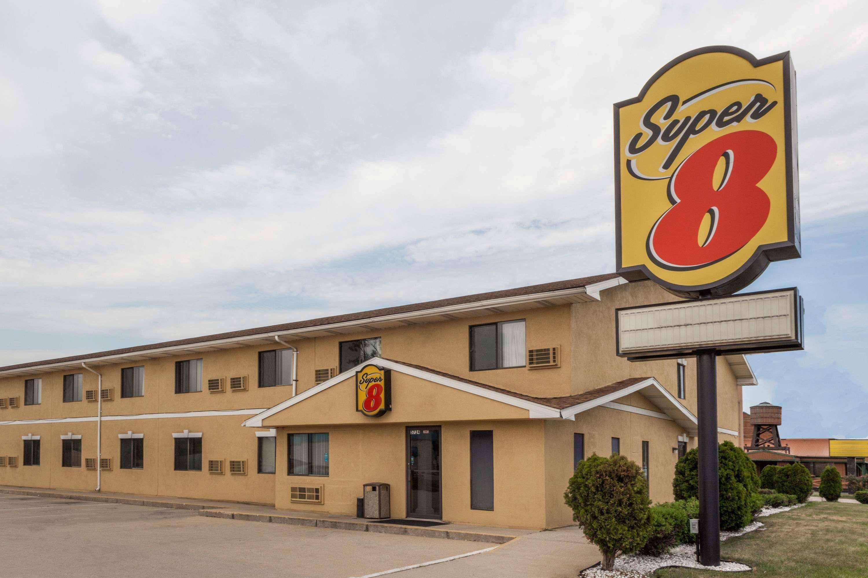 Super 8 By Wyndham Michigan City Exterior photo