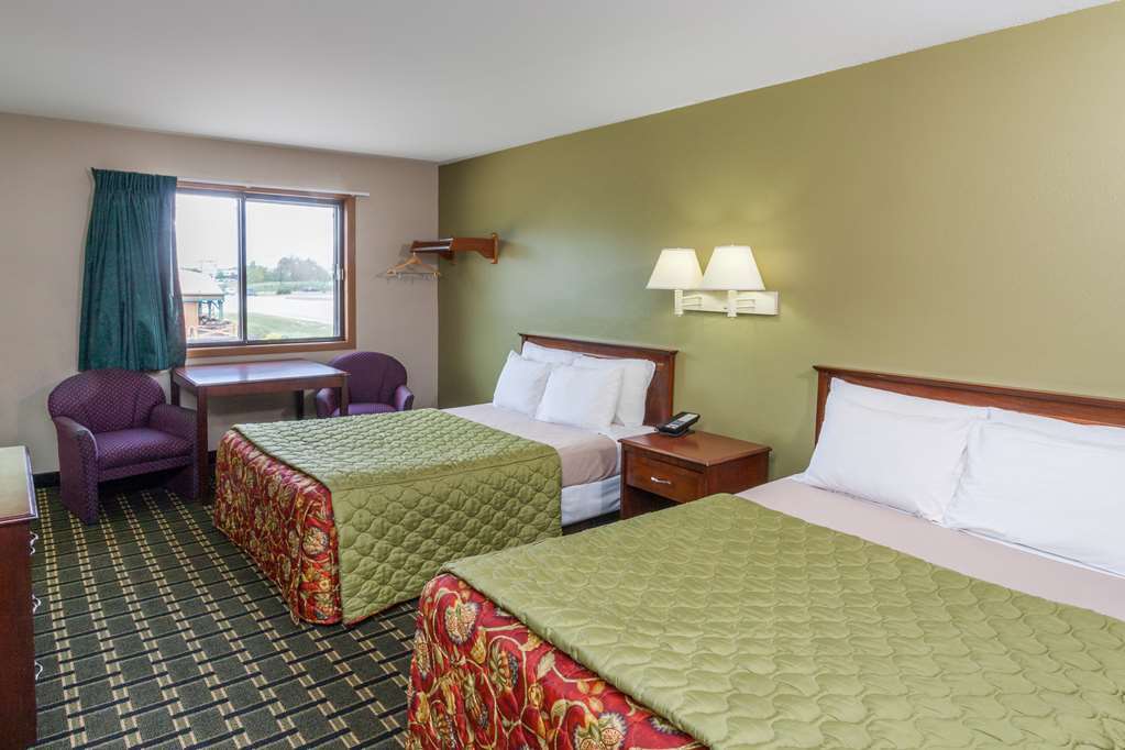 Super 8 By Wyndham Michigan City Room photo
